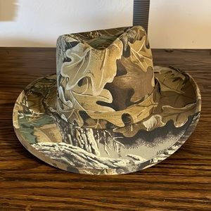 Gently Worn Once Mens Bollman Camouflage Cloth Hat